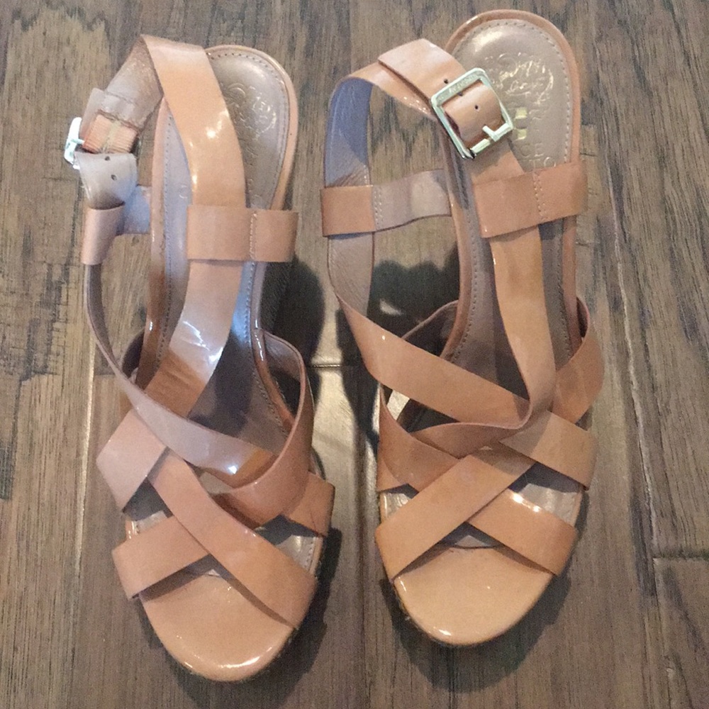 Vince Camuto size 8 1/2 wedges
